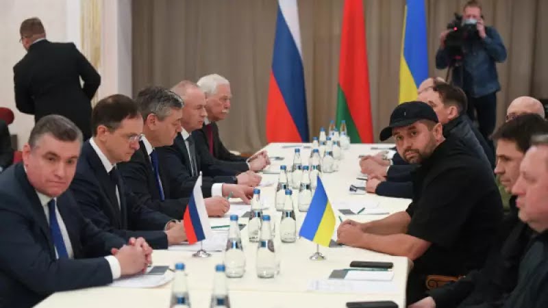 Украина и Россия завершили переговоры, стороны поехали консультироваться
