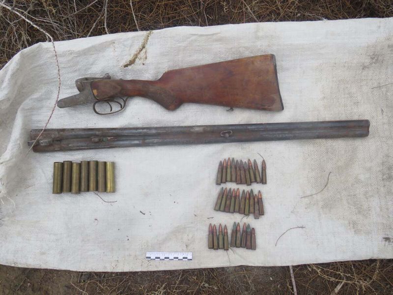 Мешок с оружием и боеприпасами нашли на берегу реки в Атырау