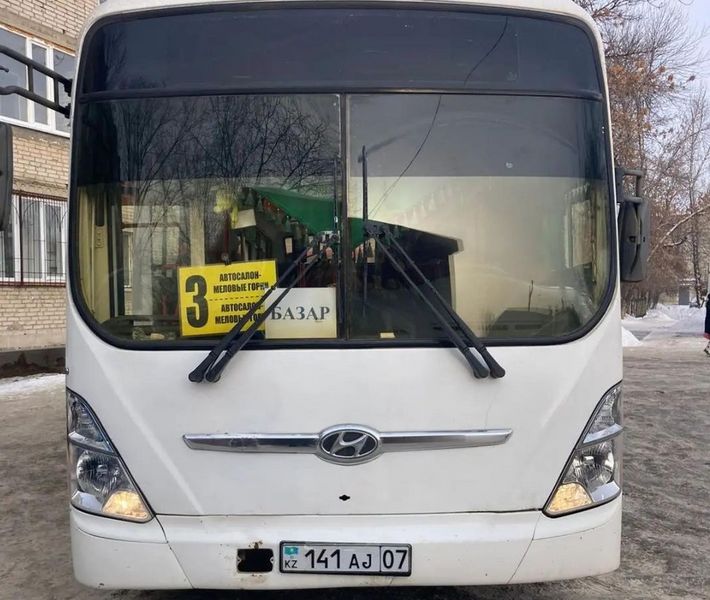 В Уральске автобус изменил схему движения из-за плохой дороги