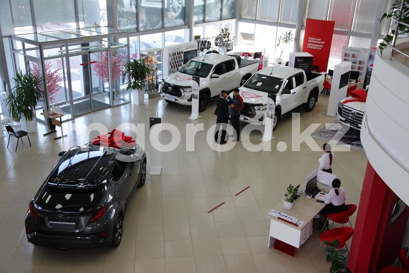 Что сейчас происходит в автосалонах Уральска