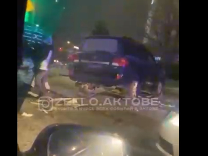 Виновника ДТП с шестью авто водворили в изолятор в Актобе