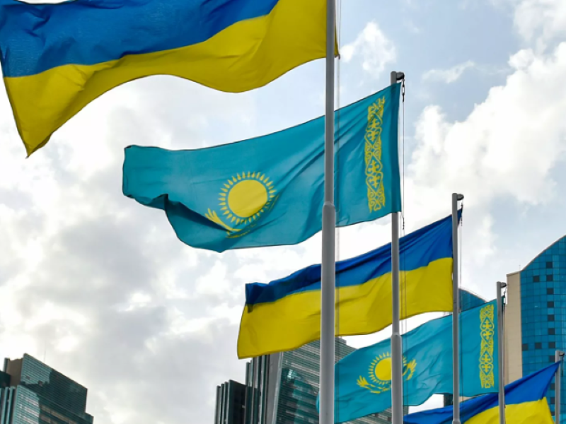 Токаев обсудил с Зеленским ситуацию в Украине