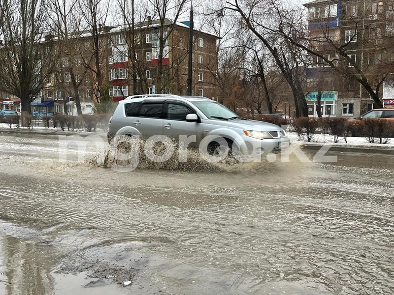 Уральск «поплыл» из-за дождя