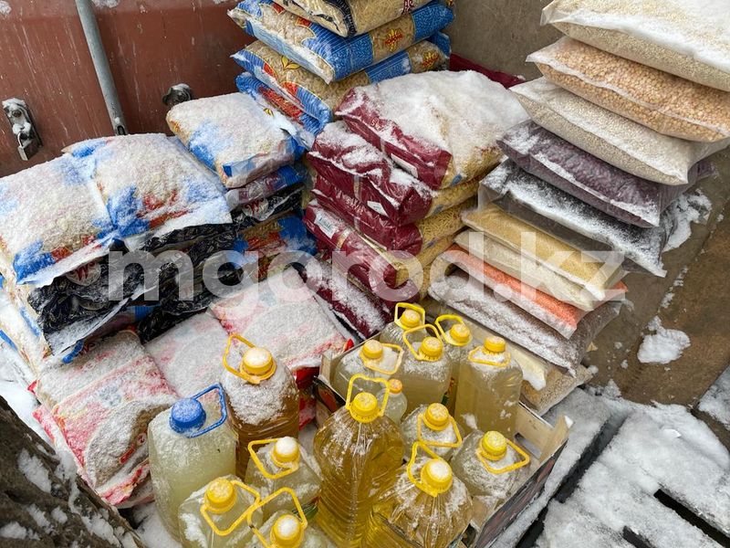 Больше половины расходов казахстанцев составляют продукты - аналитики