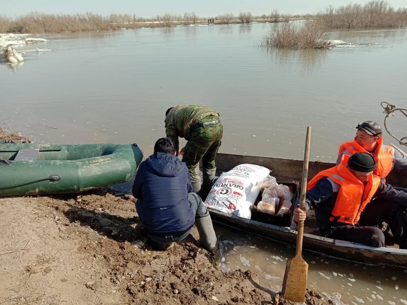 Бойцов нацгвардии привлекли к устранению подтопления в Актюбинской области