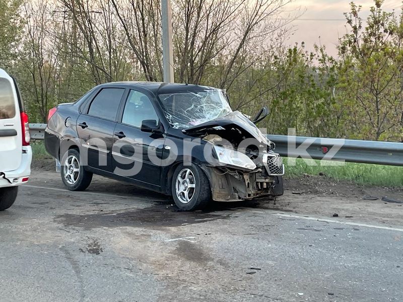 Водитель легковушки погиб в ДТП на трассе Уральск - Атырау