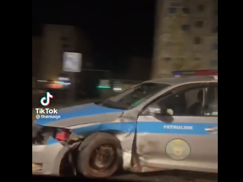 ДТП с патрульной машиной произошло в Уральске