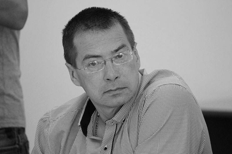 В Уральске умер известный журналист Роман Копняев