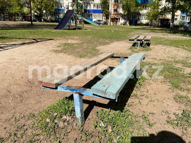 Где играть нашим детям? - жители пяти многоэтажек в Уральске просят благоустроить их двор