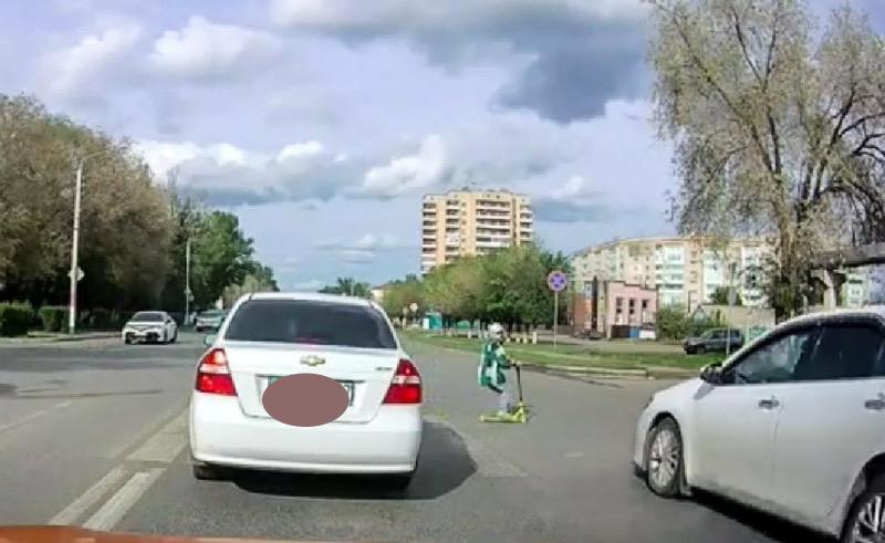 Полицейские нашли водителя, сбившего ребёнка на пешеходном переходе в Уральске