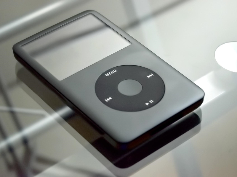 Apple прекращает выпуск iPod