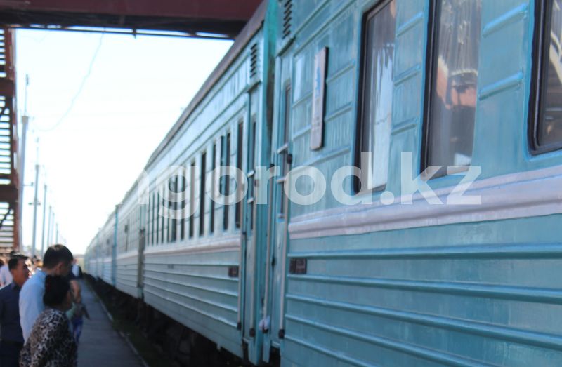 Пьяного жителя Атырауской области сняли с поезда