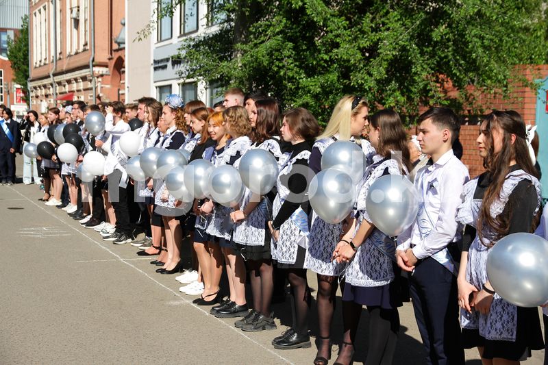 78 выпускникам из Уральска вручили знак «Алтын белги»