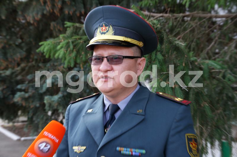 Студентов забирали в военкомат из вуза в Уральске: начальник департамента обороны и его зам разошлись во мнениях