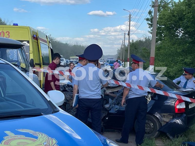Полицейские ЗКО ищут свидетелей аварии, в которой погиб 18-летний водитель «Лады»