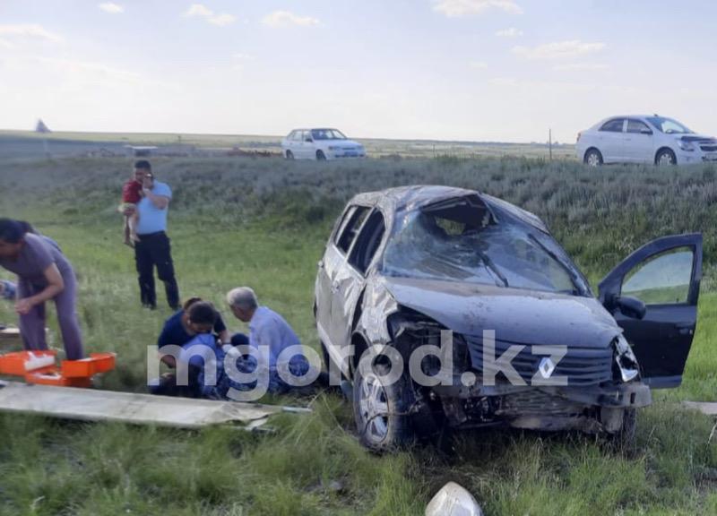 Водитель уснул за рулем на трассе в ЗКО: погибла женщина