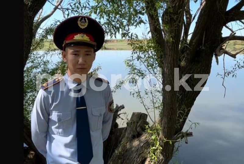 Полицейский спас двух тонущих детей в ЗКО
