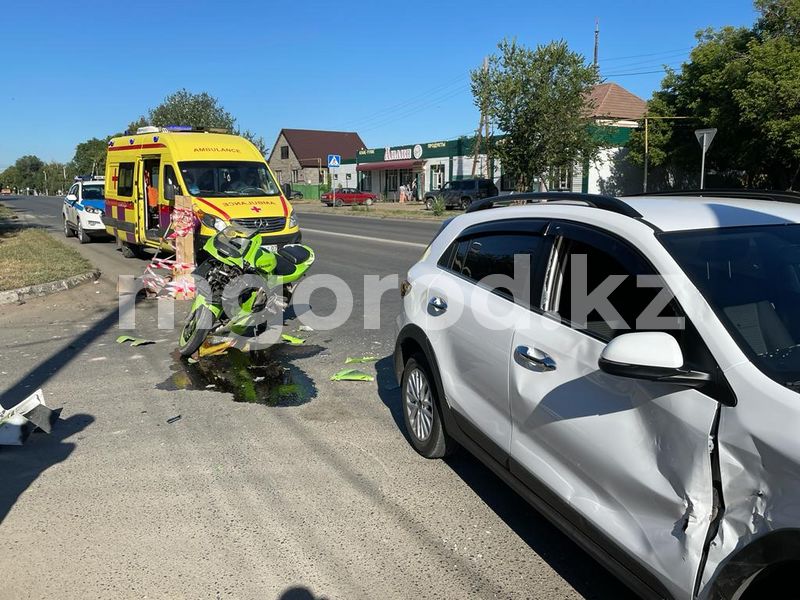 Водитель авто сбила мотоциклиста в Уральске