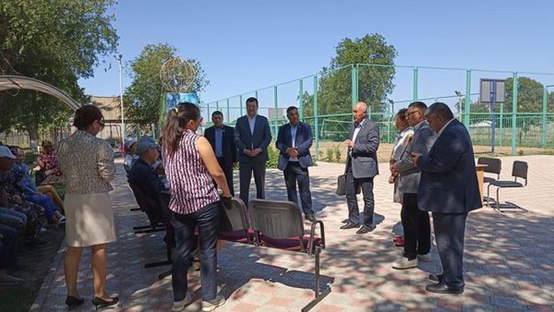 С жителями Аксая встретился депутат Мажилиса Парламента