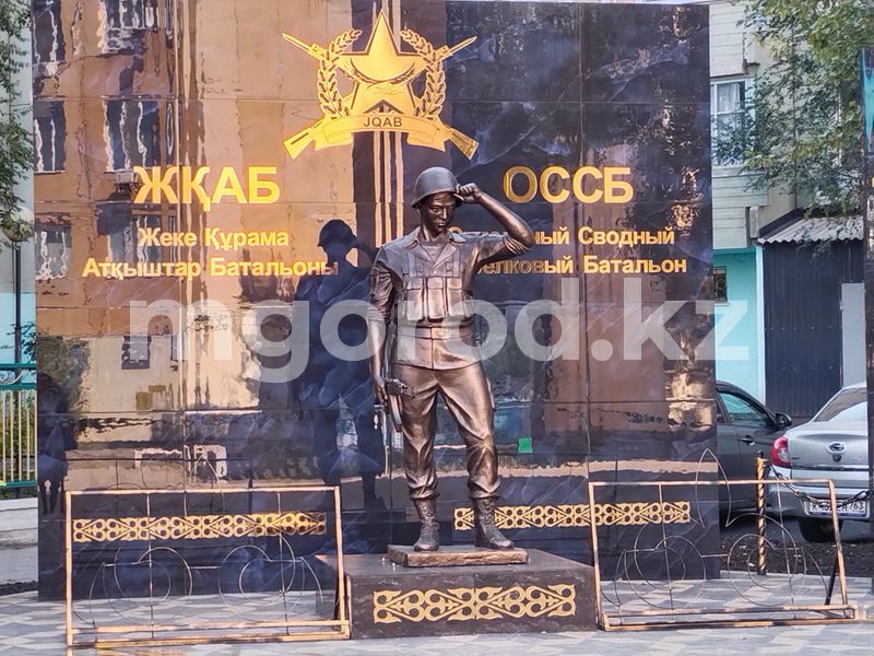В Аксае открыли мемориал воинам, погибшим на таджико-афганской границе