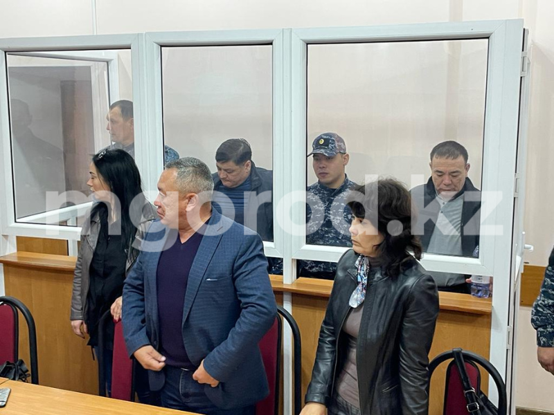 К тюремному сроку приговорили главу отдела строительства в Уральске