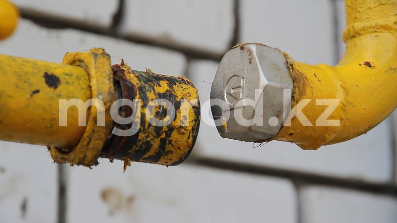 После порыва газовой трубы центр Актобе накрыл густой туман
