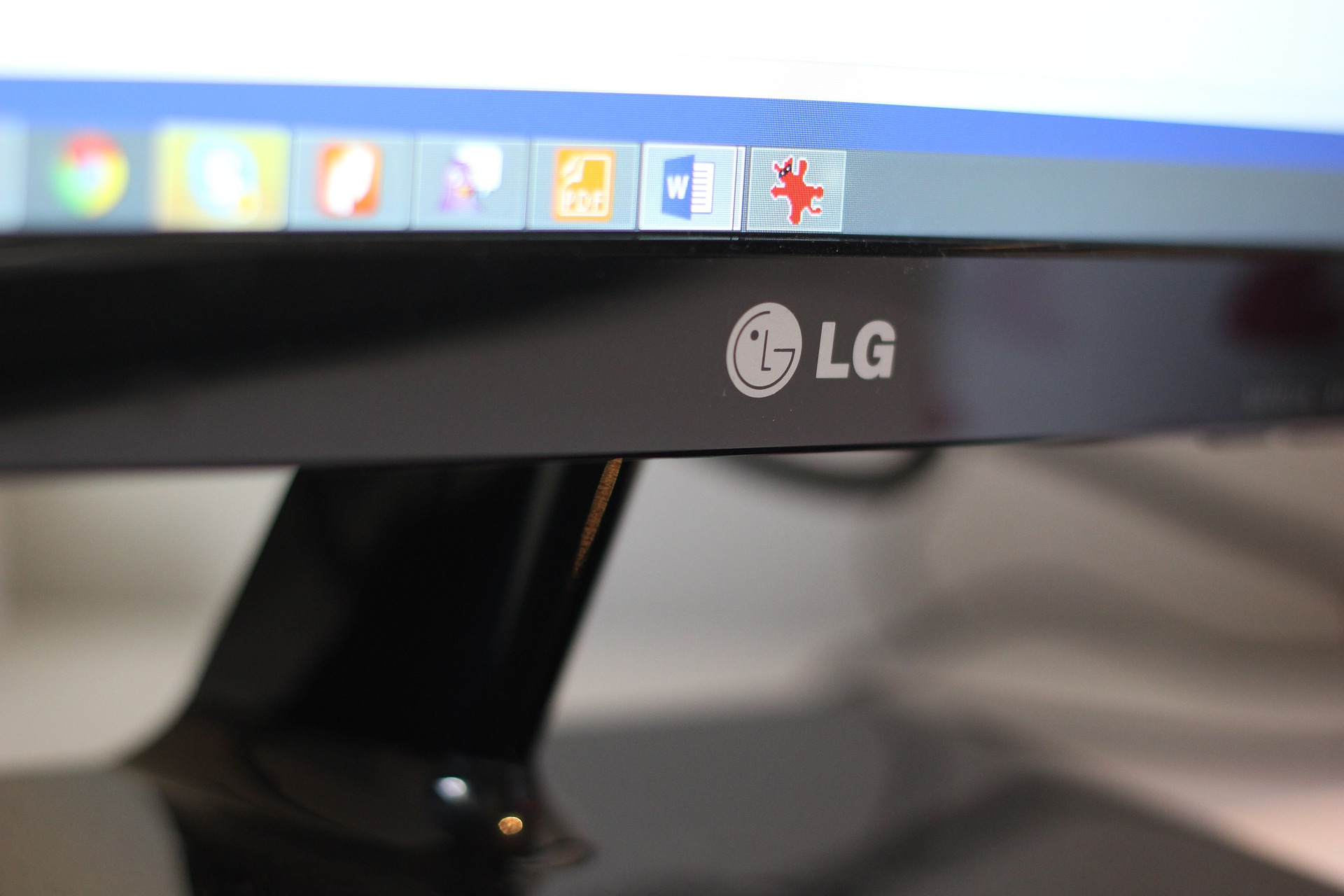 LG может перенести производство из России в Казахстан или Узбекистан - СМИ