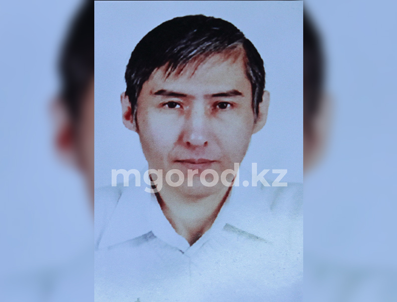 В ЗКО пожилой мужчина четвёртый год ищет пропавшего сына