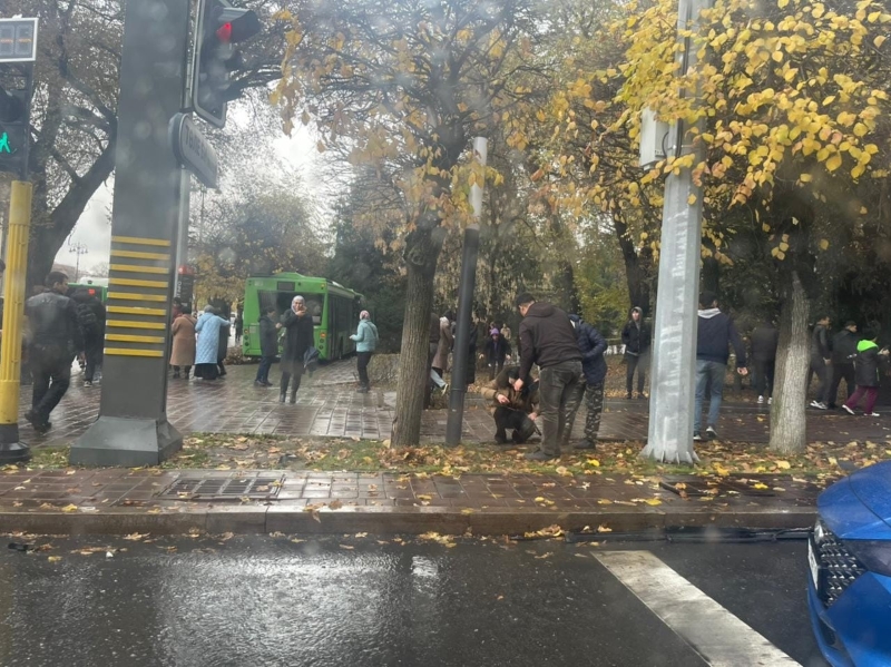 Два автобуса столкнулись в Алматы