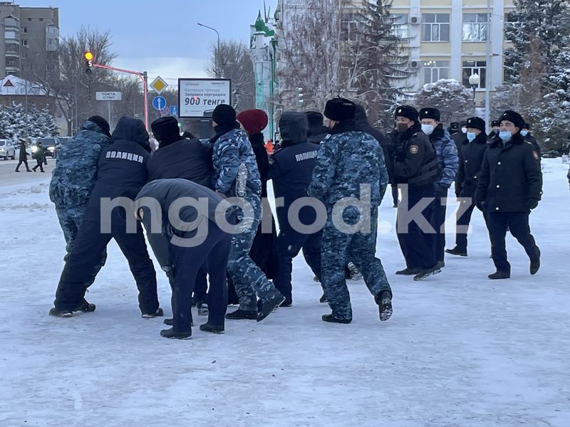 Генпрокурор о январских событиях: Огонь по нападавшим был открыт до выступления президента
