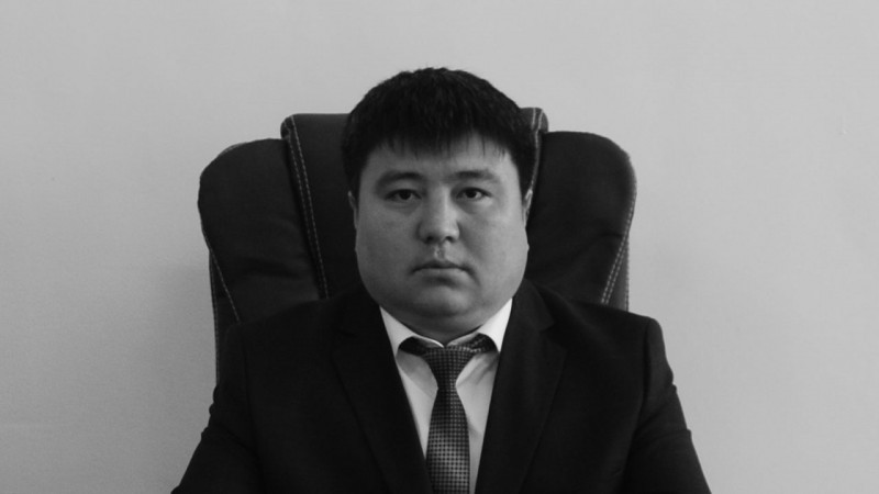 СМИ: Аким скончался после ножевого ранения в Актюбинской области