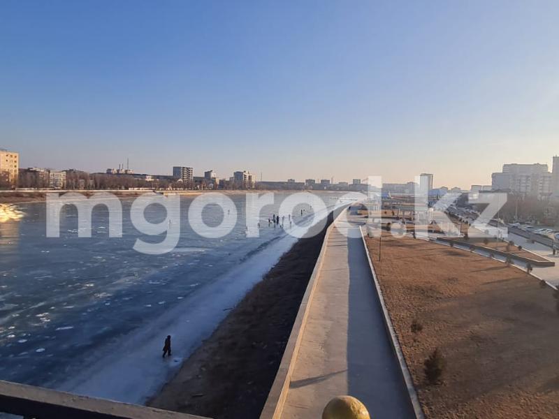 На запах гари пожаловались жители Атырау