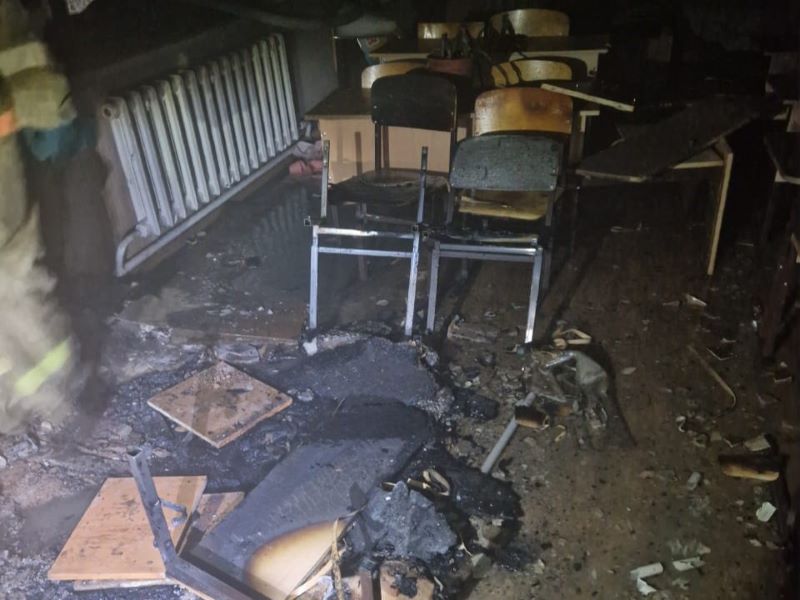 Пожар в школе Уральска: охранник — в реанимации, дети — на дистанционке