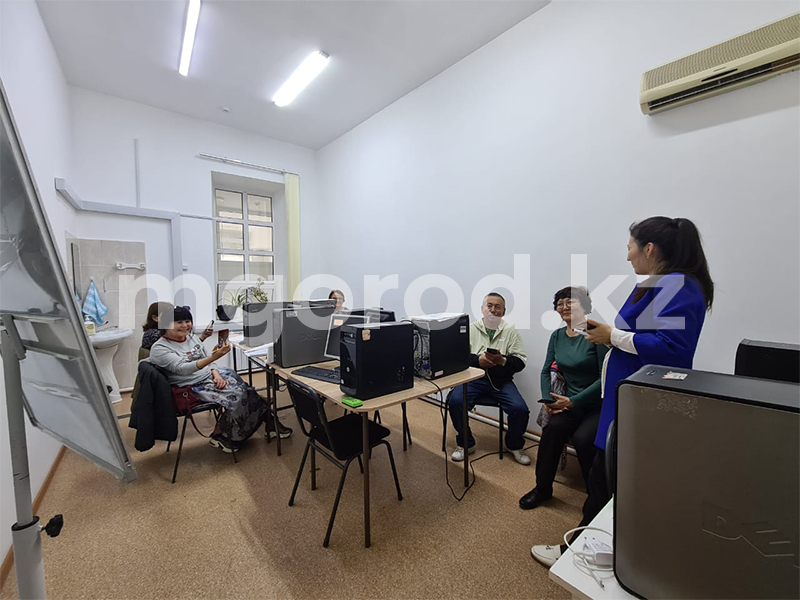 Instagram и egov.kz осваивают уральские пенсионеры