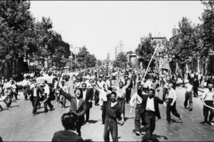 Протесты в Тегеране после свержения правительства в 1953 году Фото: AFP