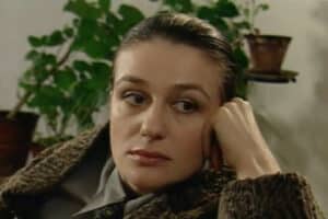 Анастасия Мельникова в сериале «Улицы разбитых фонарей» Изображение: kino-teatr.ru