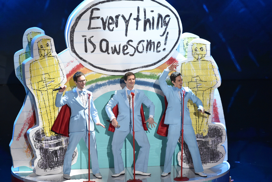 Группа Lonely Island исполняет номинированную на «Оскар» песню Everything is Awesome из «Лего. Фильма». Фото: John Shearer / AP