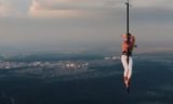 Танец на пилоне в небесах – экстремальное видео для Книги рекордов Гиннеса.