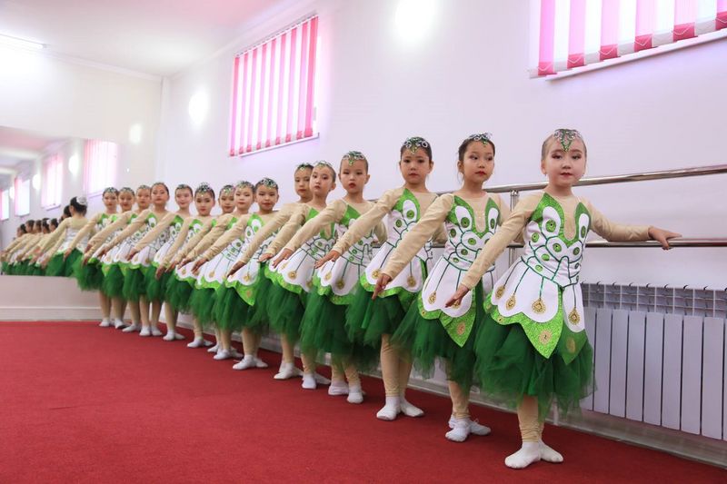 Обучаться музыкальному искусству в лучших национальных традициях приглашает детей школа «Қарақат»