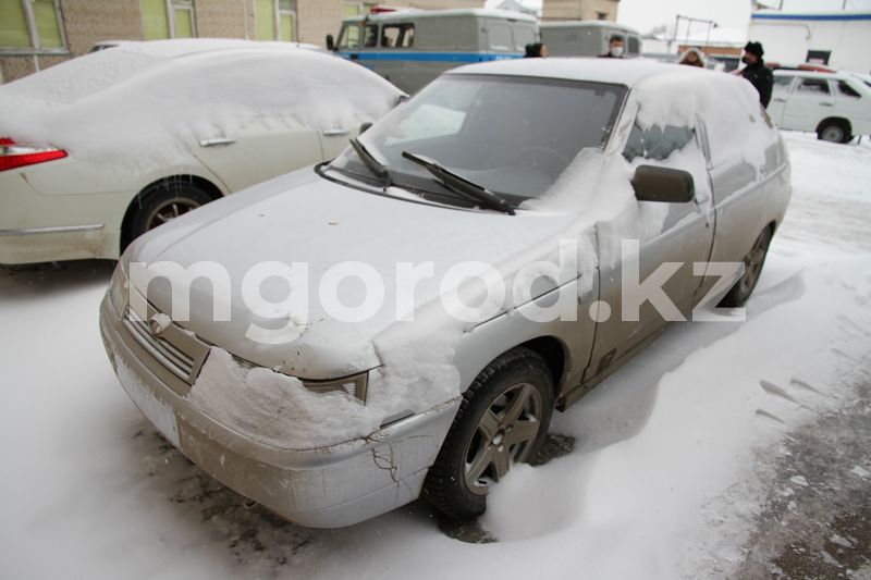 Два автомобиля угнали у уральцев жители Атырау