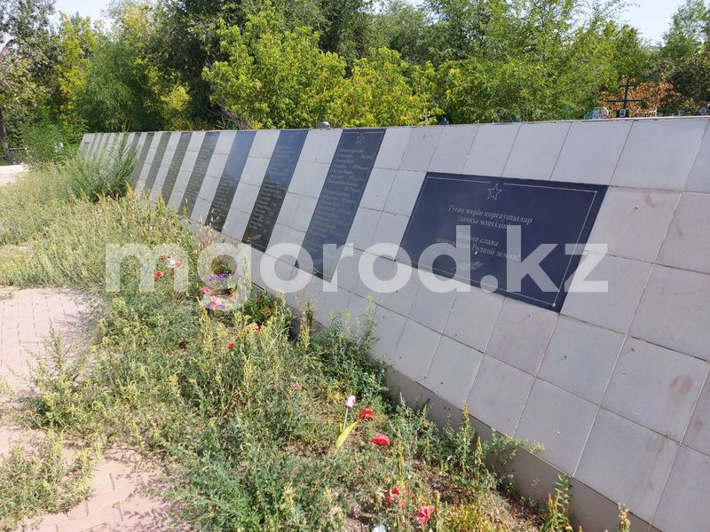Уральцев возмутил беспорядок на Братской могиле