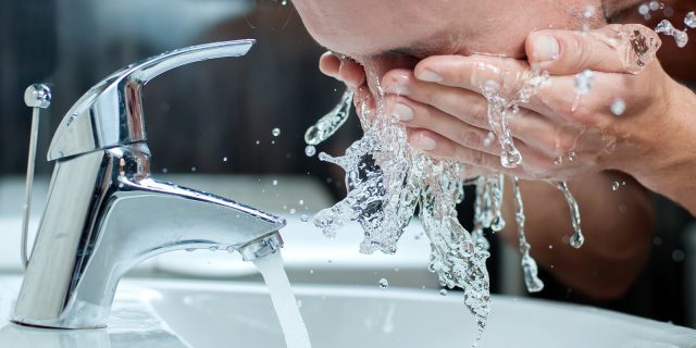 От каких болезней защитит жёсткая вода и как спасти от неё бытовую технику