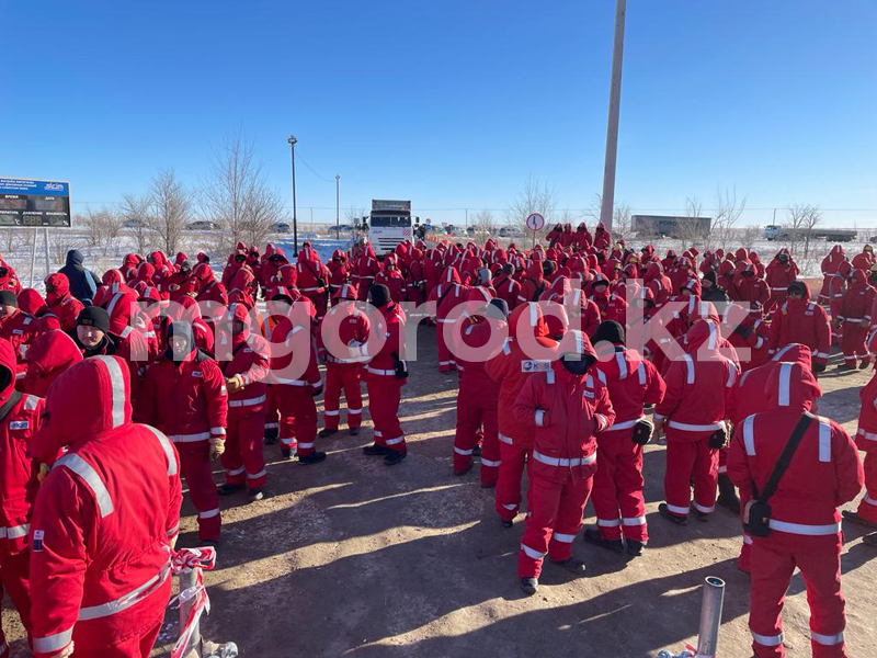 Десятый час бастуют рабочие в ЗКО